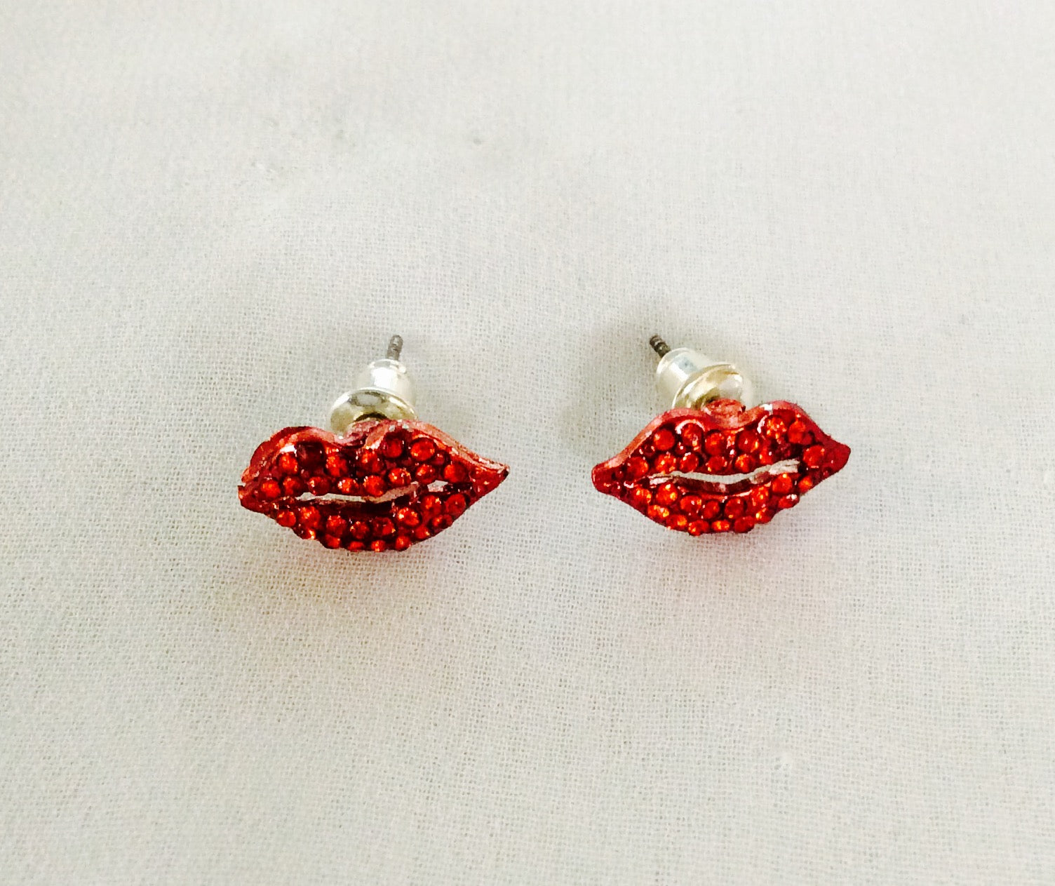 Red Lips Post Earrings #40-34